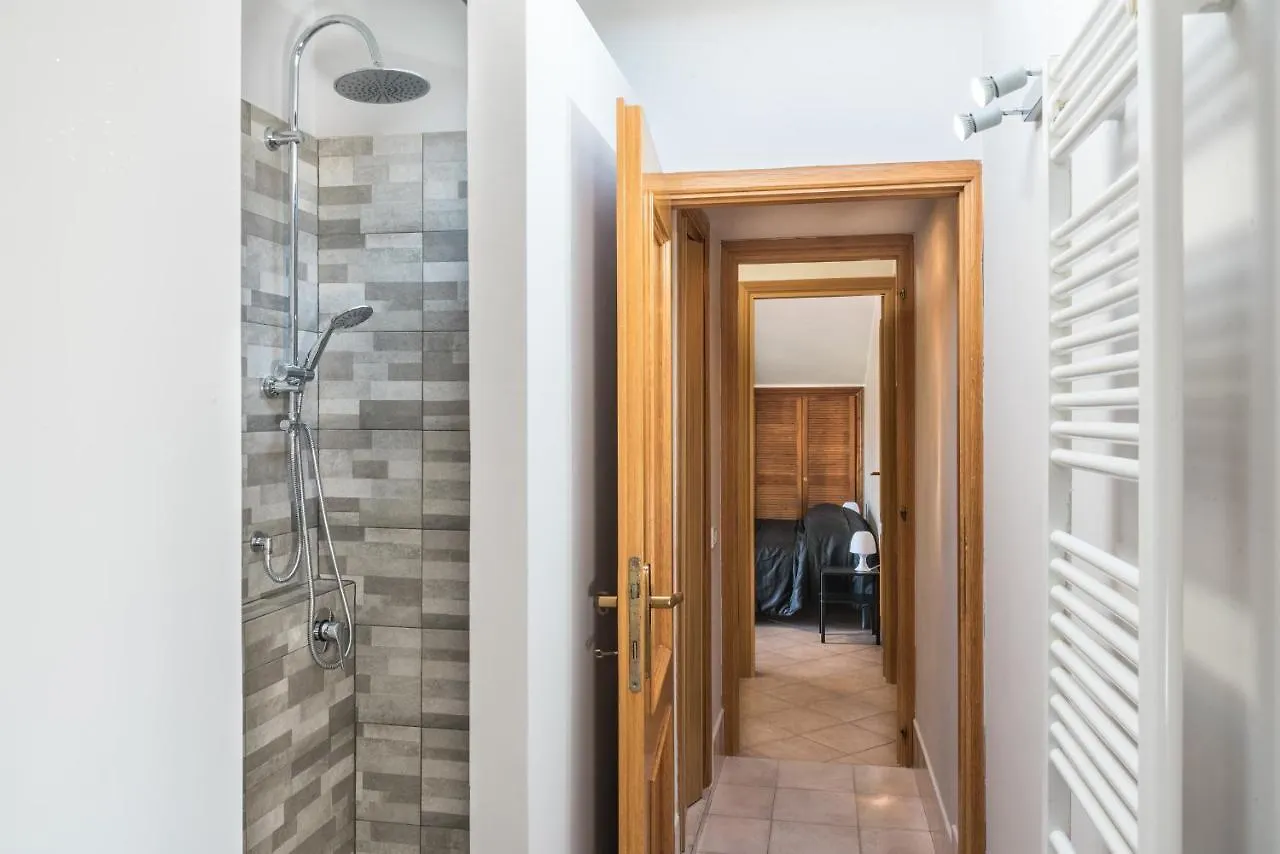 Travelershome Ciampino&Morena Guesthouse Рим