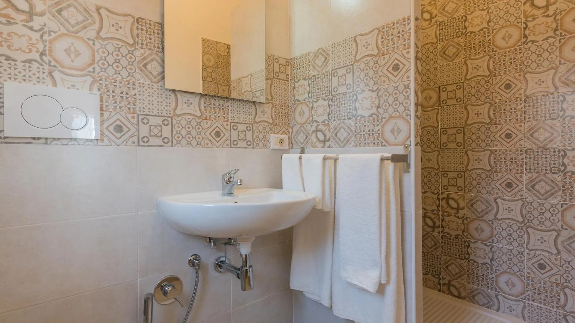 Гостевой дом Travelershome Ciampino&Morena Guesthouse Рим