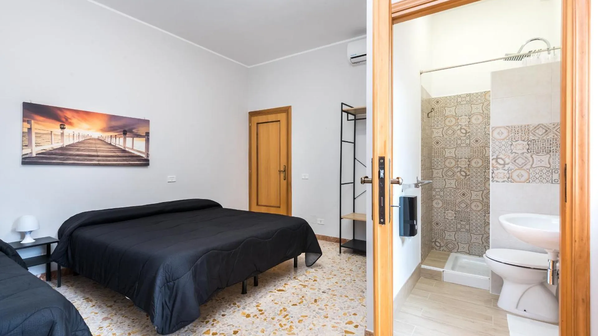 Travelershome Ciampino&Morena Guesthouse Рим
