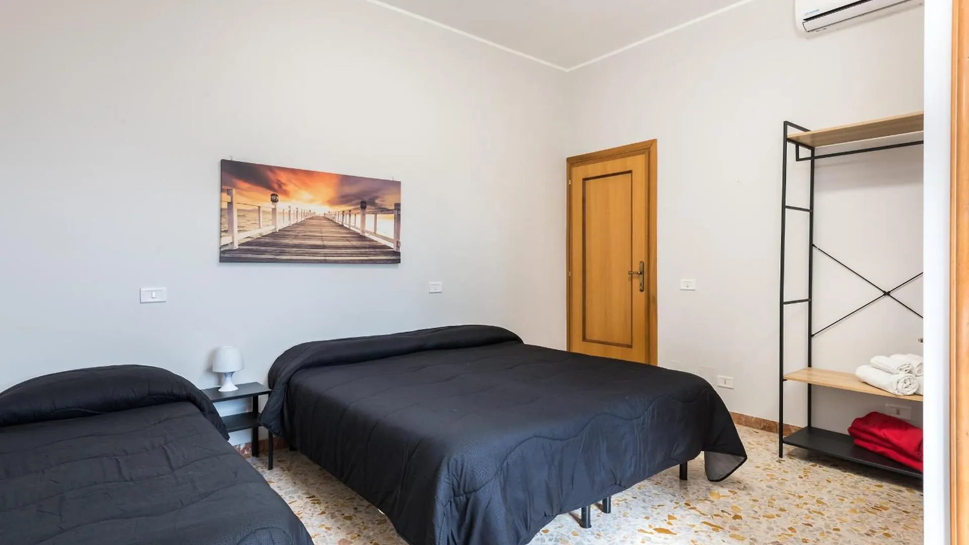 Travelershome Ciampino&Morena Guesthouse Рим
